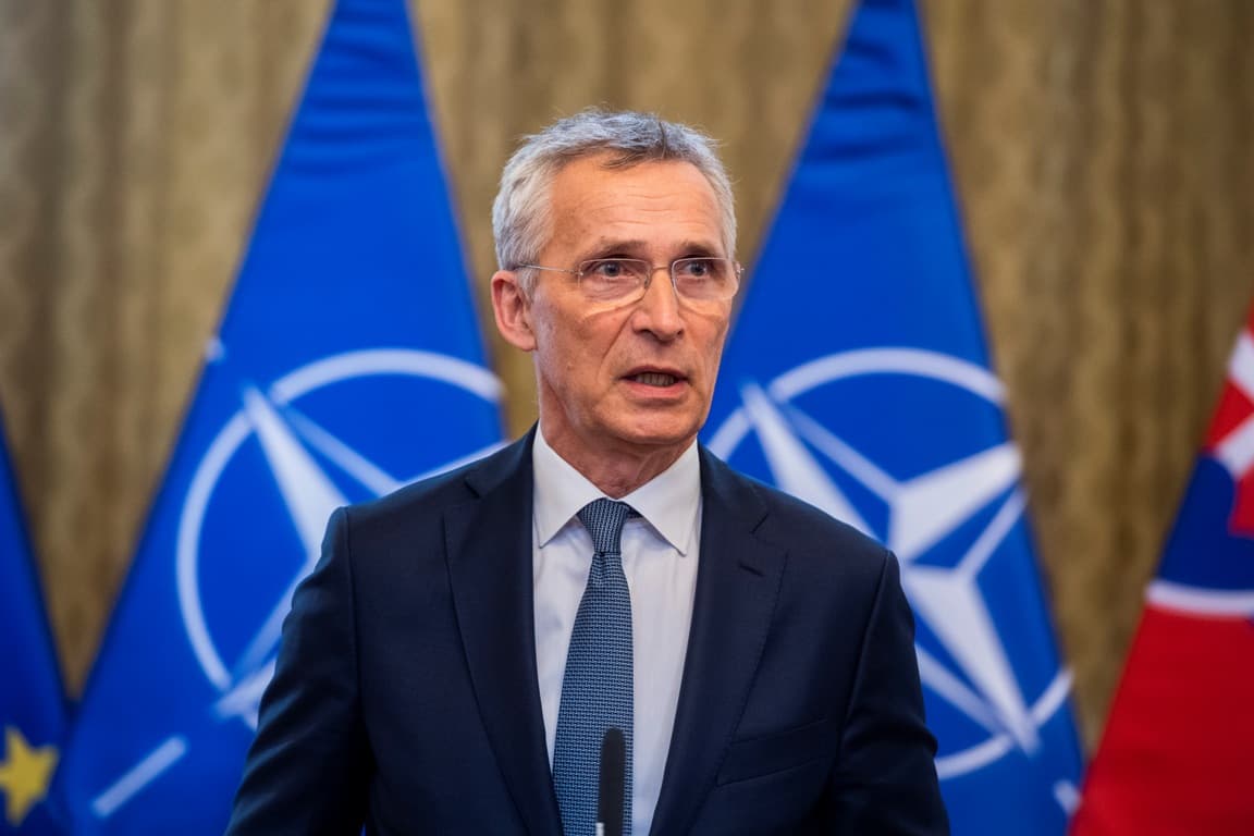 A NATO-főtitkár szerint nőni fognak az Ukrajnába irányuló fegyverszállítások