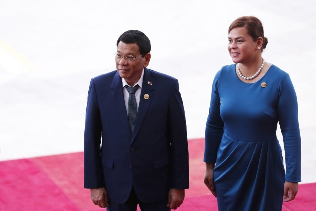 Lányát segítené az elnöki székbe a mostani elnök a Fülöp-szigeteken, így akar kibújni a több ezer gyilkosság alól