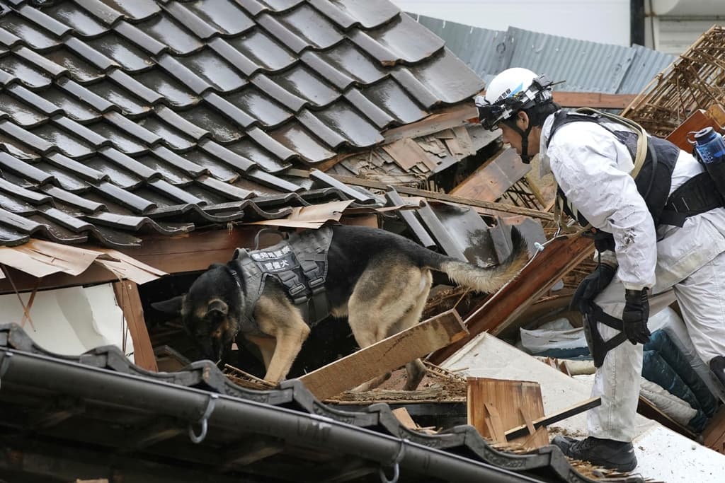 Nőtt a Japánban pusztító földrengés halálos áldozatainak száma