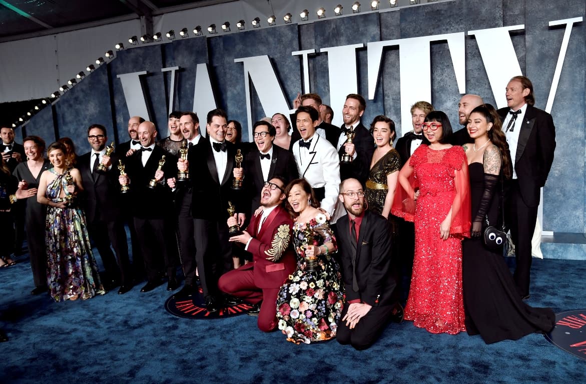 FOTÓK: Átlátszó és „meztelenruháktól” volt forró az idei Oscar-gála