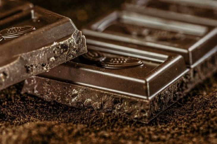 ÉSZMEGÁLL: "Kakaóhó" hullott egy svájci városban, a csokoládégyár volt a bűnös