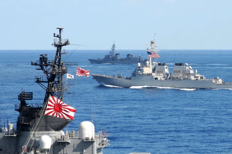 Japán hadihajókat vezényelt a Dél-kínai-tengerre, és Pekingnek ez nem tetszik