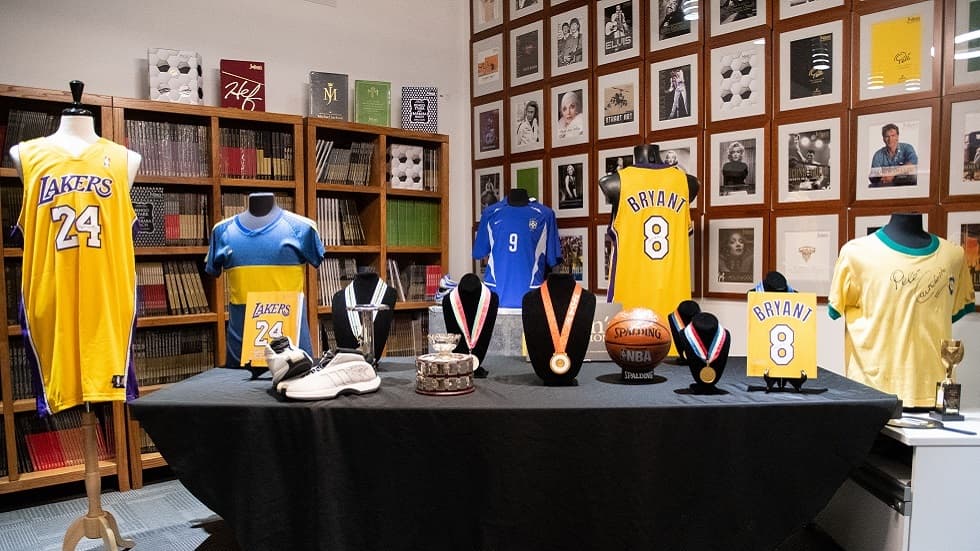 Több mint 200 ezer dollárért keltek el Kobe Bryant emléktárgyai