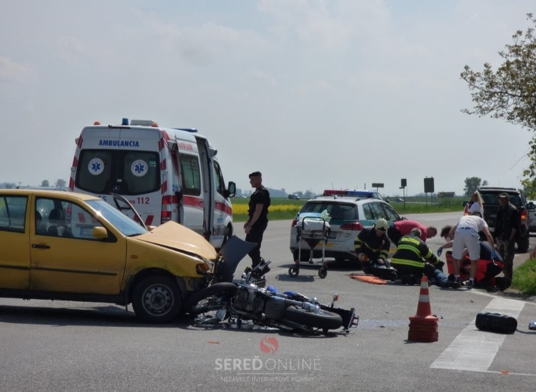 SÚLYOS BALESET: Súlyosan megsérült egy motoros, miután önhibáján kívül egy autóval ütközött