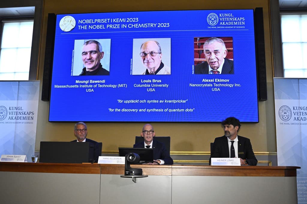 Moungi Bawendi, Louis Brus and Alekszej Jekimov kapja a kémiai Nobel-díjat