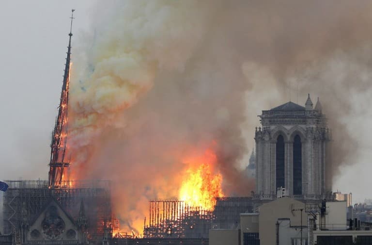 Notre Dame - A festményeket is megmentették, belpolitikai vita alakult ki a huszártorony újjáépítéséről