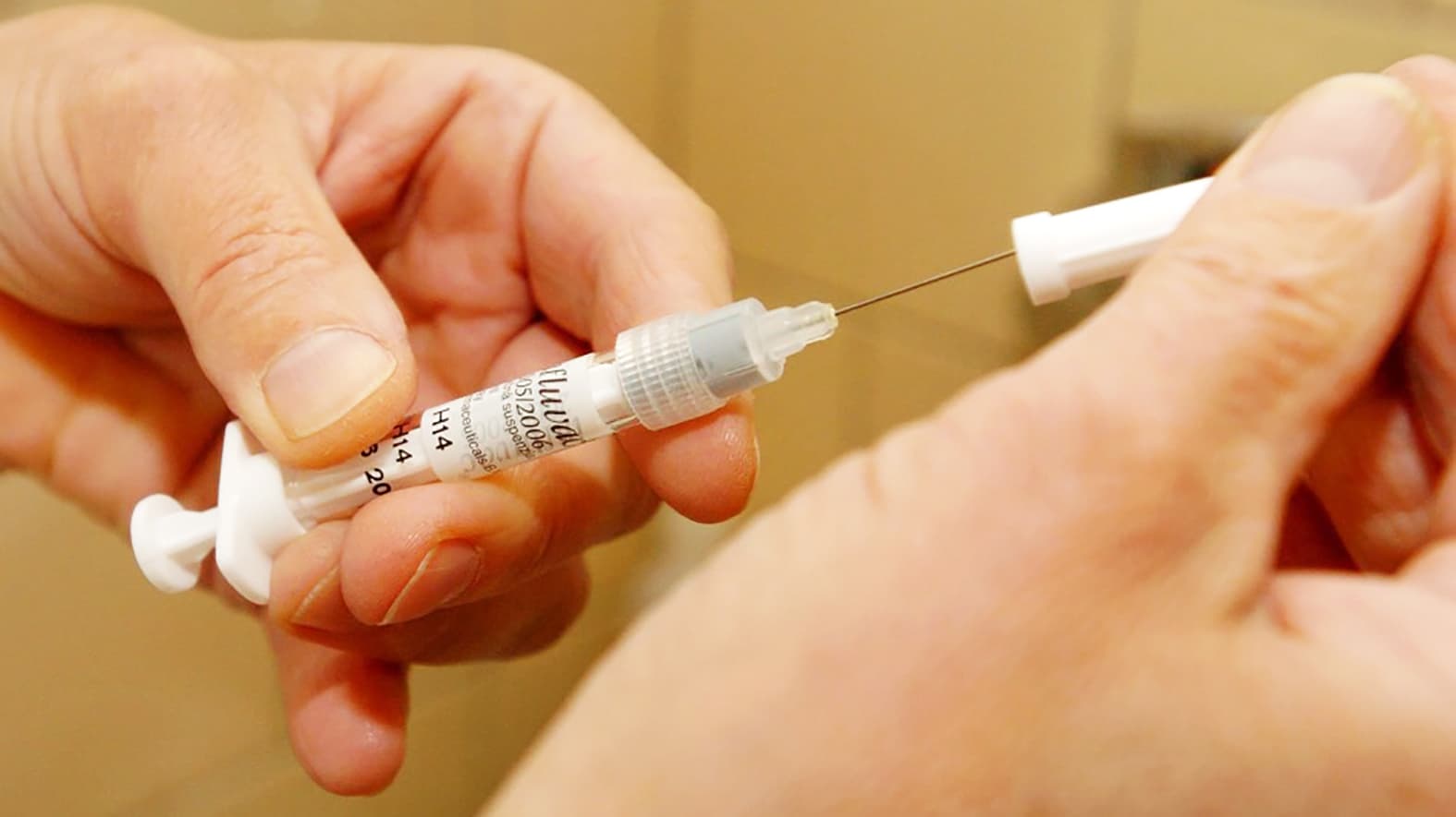 Három kutatócsoport kezdi meg a koronavírus elleni védőoltás kifejlesztését
