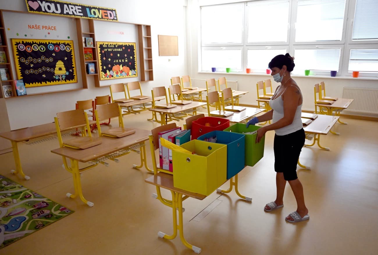 Csehországban szeptember elsején indul az iskola, a tanulóknak nem lesz kötelező a szájmaszk