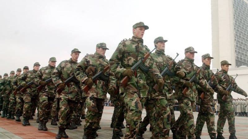 Csehország száz katonát küldhet a NATO keleti-európai egységeibe