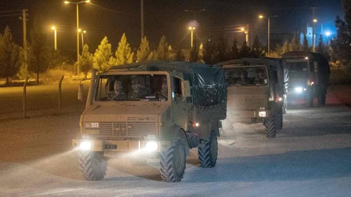 A török hadsereg megkezdte a behatolást Északkelet-Szíriába 