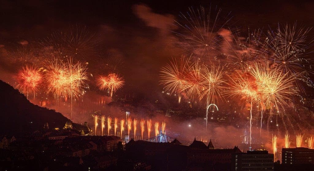 Rendben lezajlott a budapesti tűzijáték, ezúttal nem kell senkit kirúgni (Fotók+Videó)