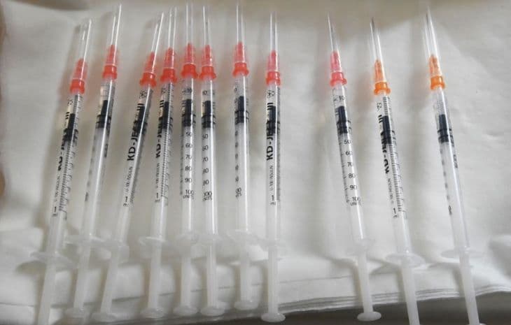 Valami bibi van a covid-vakcinák EU-s beszerzése körül, az Európai Ügyészség vizsgálatot indított