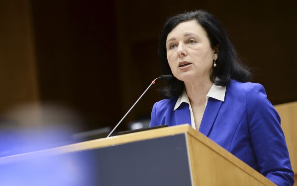 Vera Jourová: Az Európai Bizottság elfogadja a szlovákiai választások eredményét